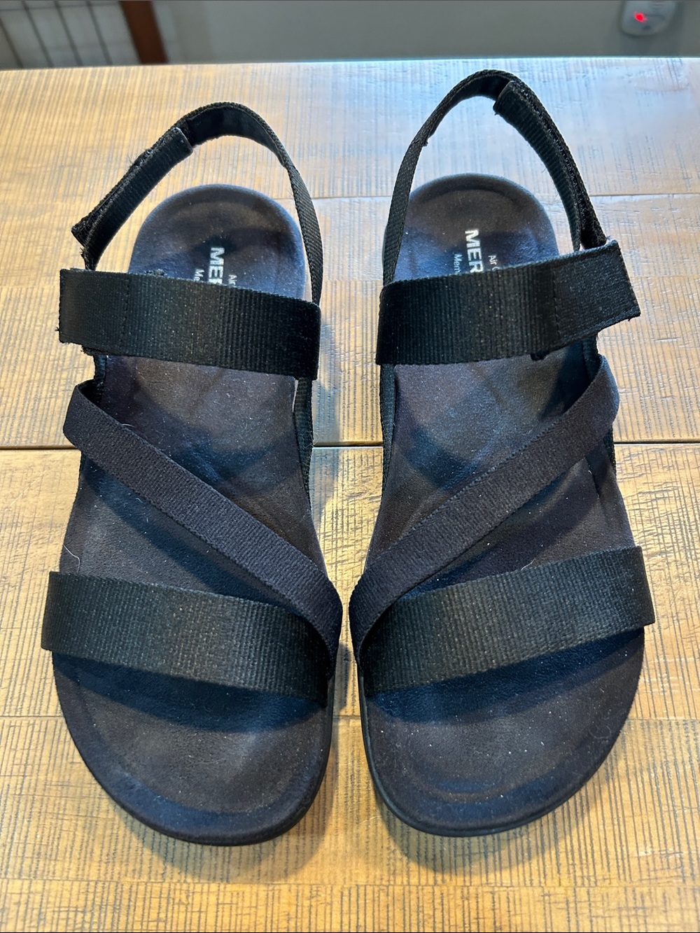 Merrell Air Cushion/MemoryFoam Black Sandals
